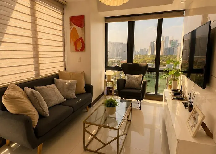 Apartment Scenic & Elevated 2 Bedroom In The